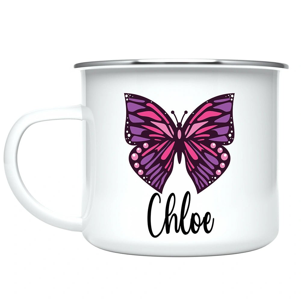 Detail of the shatterproof enamel-coated stainless steel and ergonomic handle on the personalized child mug