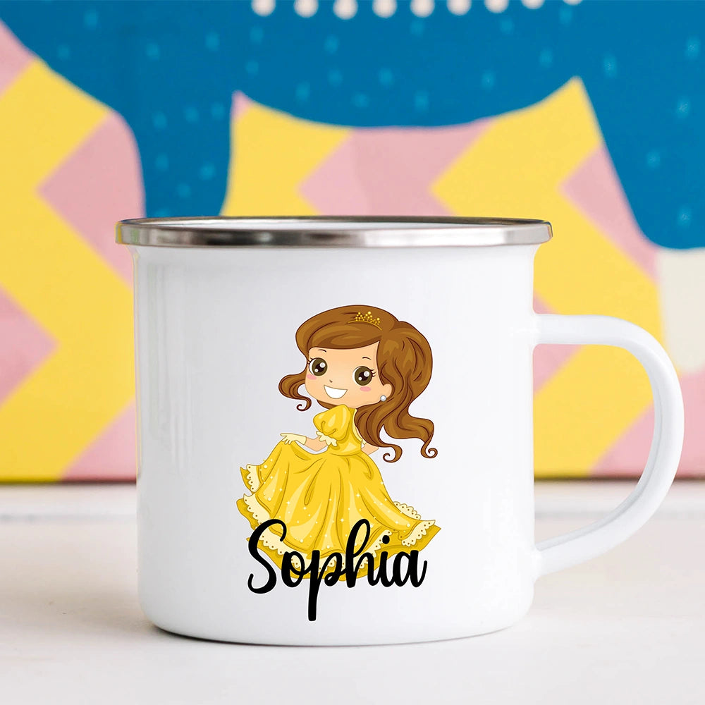Detail of the easy-to-grasp enamel-coated stainless steel handle on the personalized toddler mug